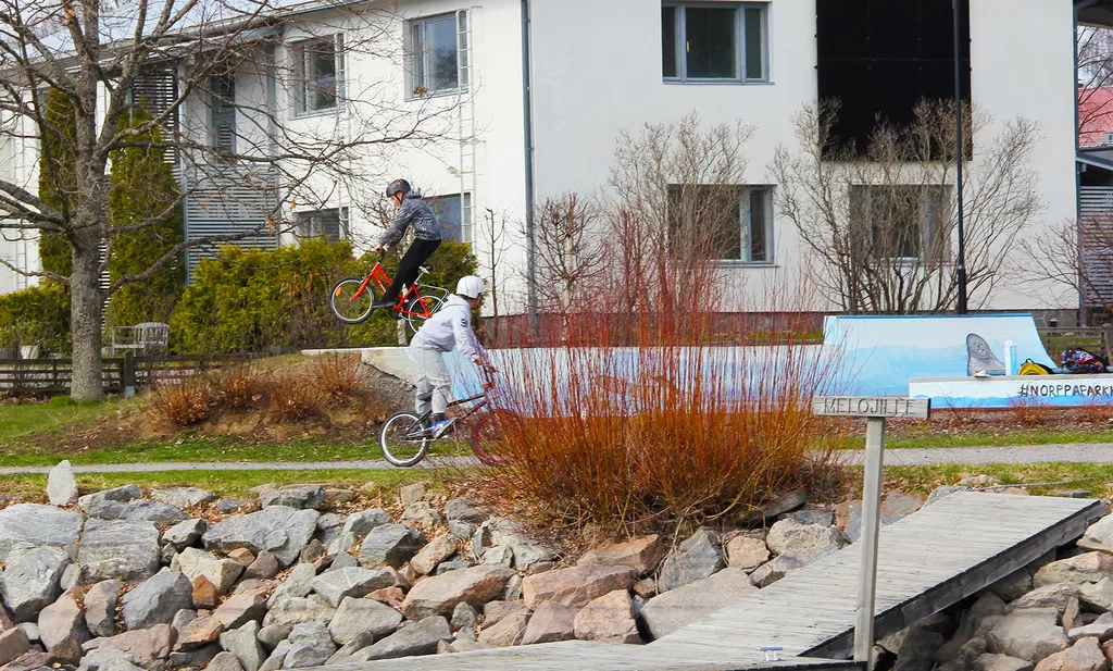Kuvituskuva Norppapuiston skeittiparkista ei liity juttuun. 